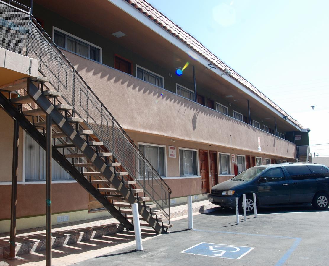 Encore Inn Inglewood Exterior photo
